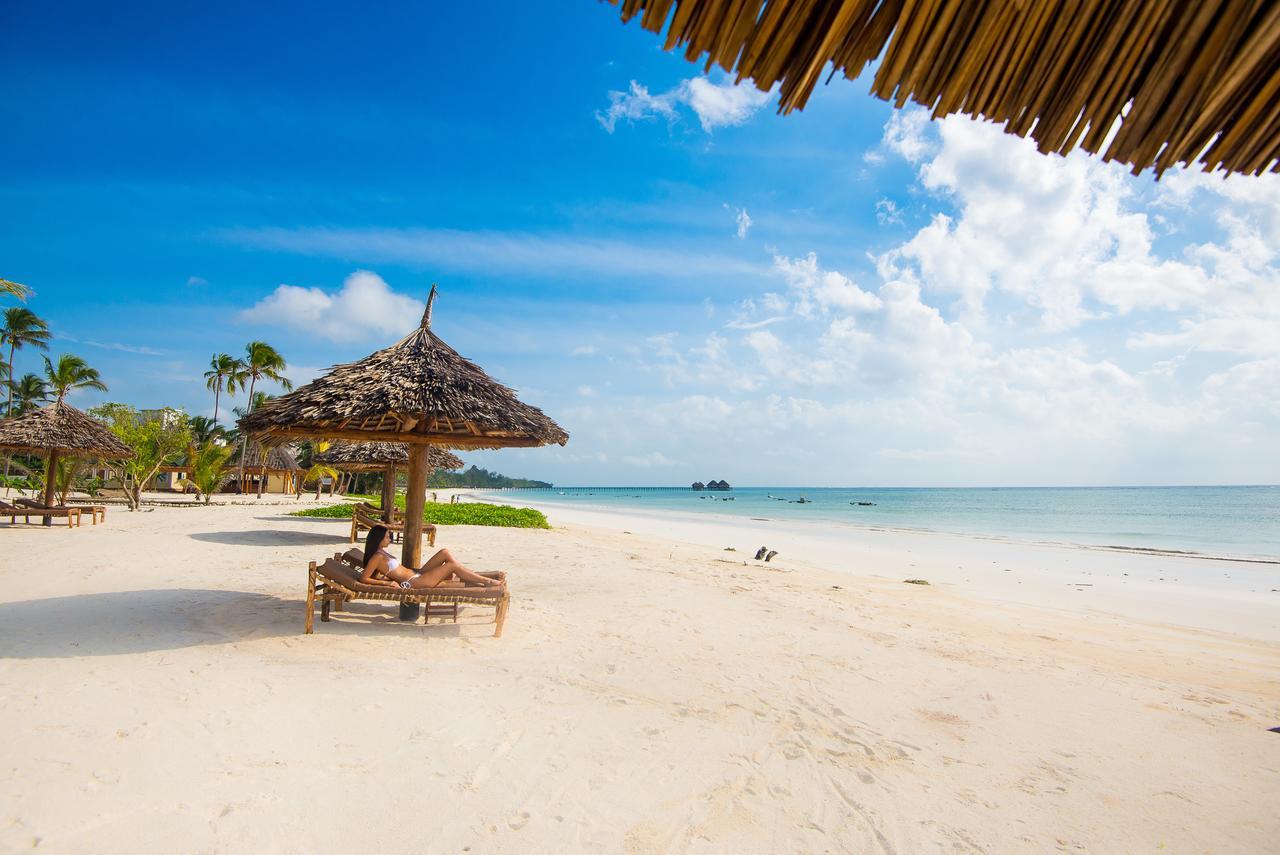 The Sands Beach Resort Bwejuu Buitenkant foto