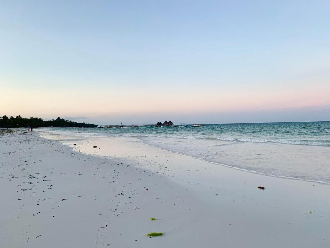 The Sands Beach Resort Bwejuu Buitenkant foto