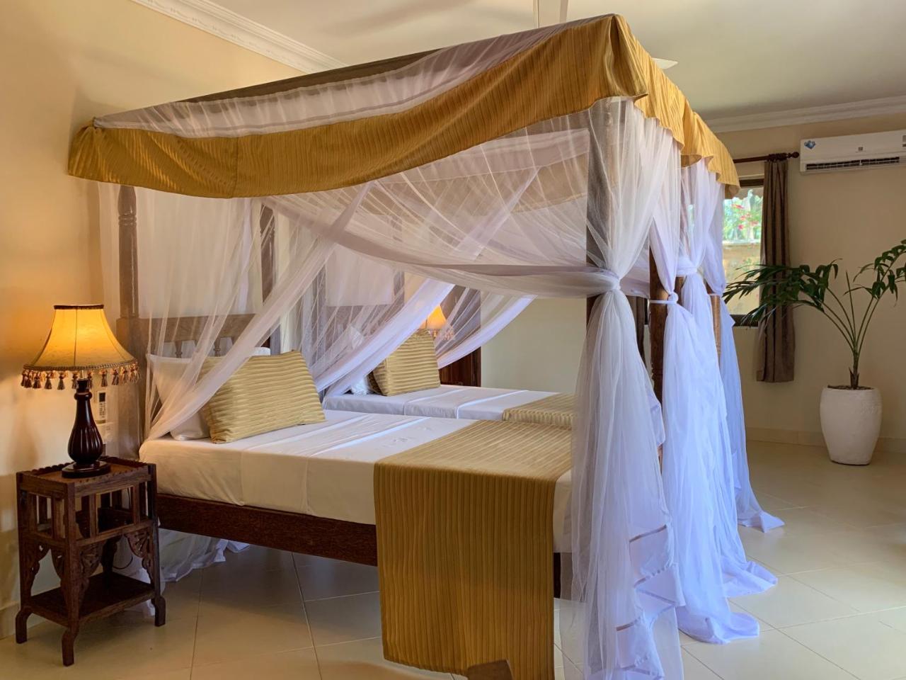 The Sands Beach Resort Bwejuu Buitenkant foto