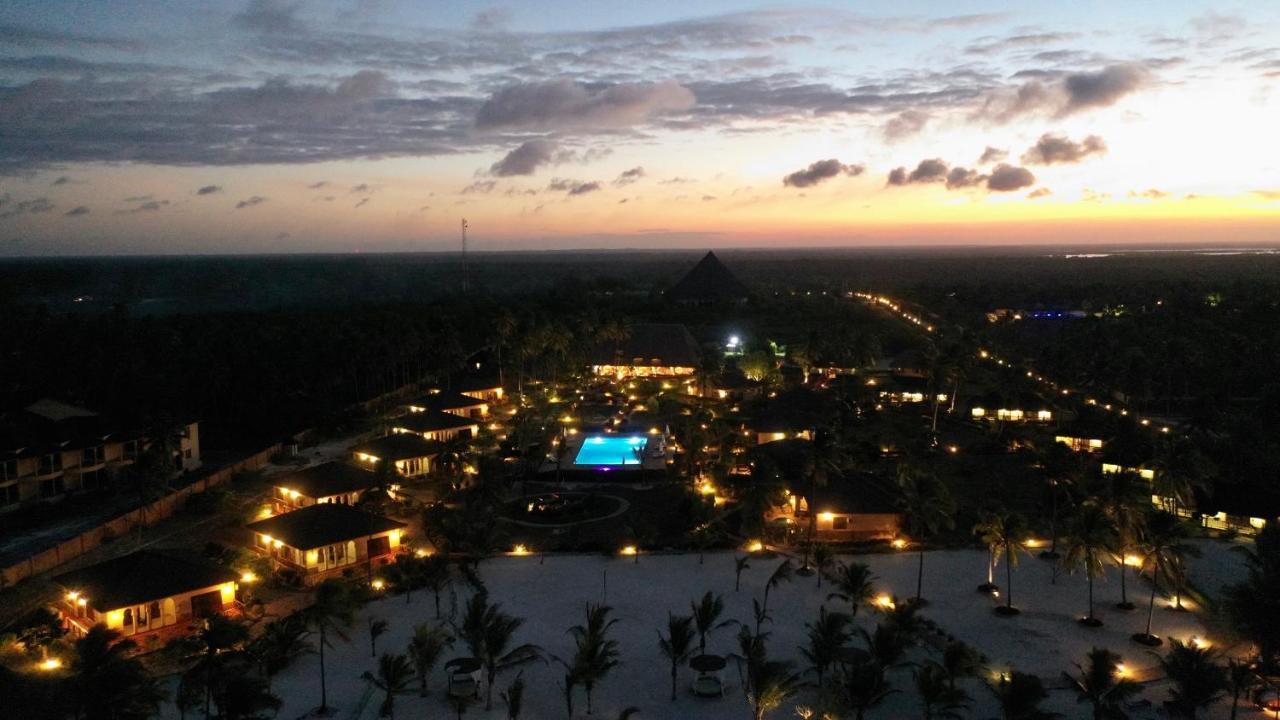 The Sands Beach Resort Bwejuu Buitenkant foto